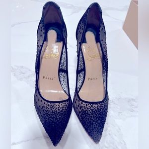 Christian Louboutin, black, size 5. sole protector on the bottom top of the shoe